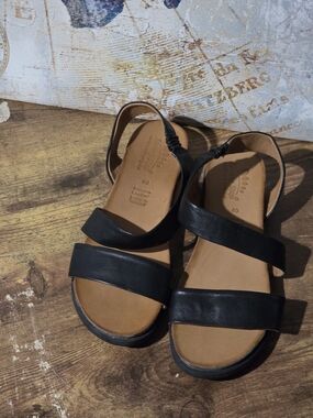 Spring Step Black Strappy Leather Sandals